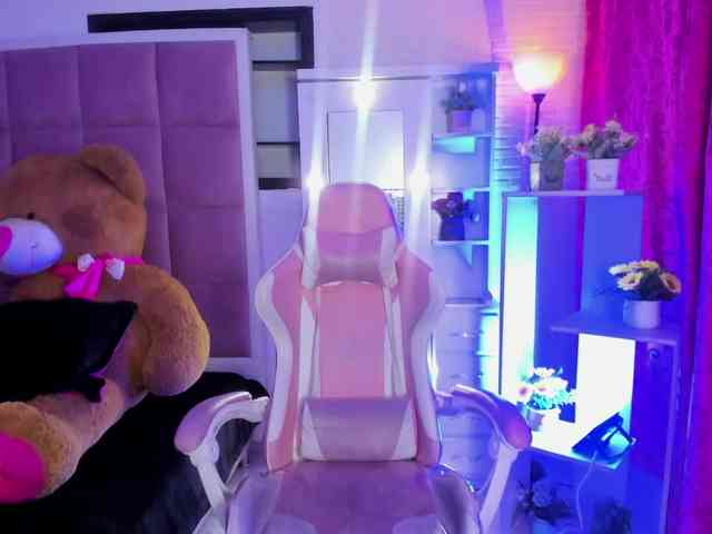 LianyTaylor webcam