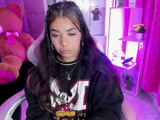 LianyTaylor webcam