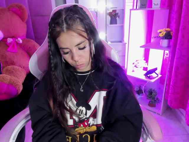 LianyTaylor webcam