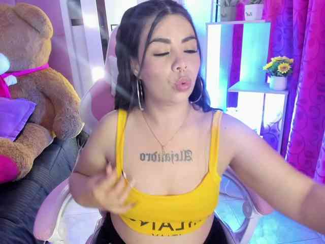 LianyTaylor webcam