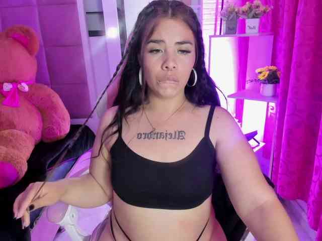 LianyTaylor webcam