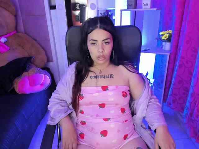 LianyTaylor webcam