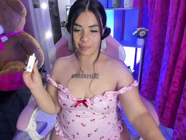 LianyTaylor webcam