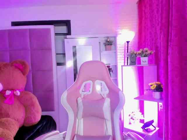LianyTaylor webcam