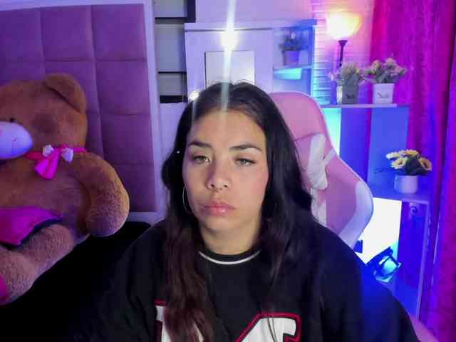 LianyTaylor webcam