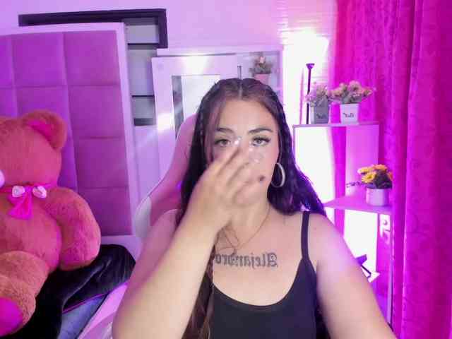 LianyTaylor webcam