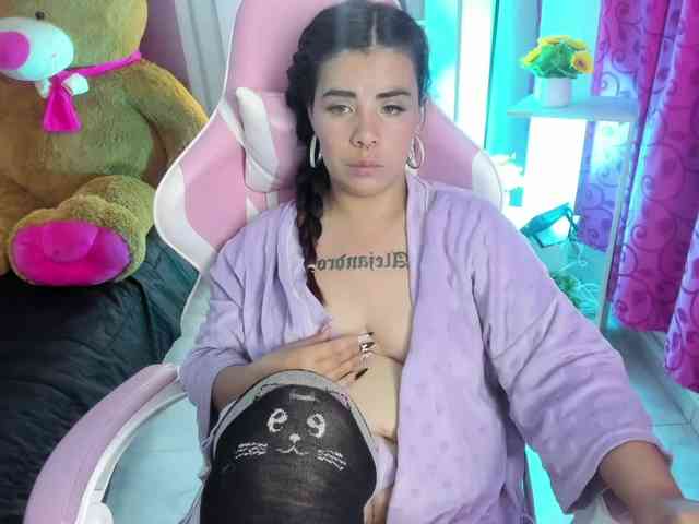 LianyTaylor webcam