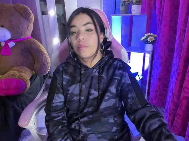 LianyTaylor webcam