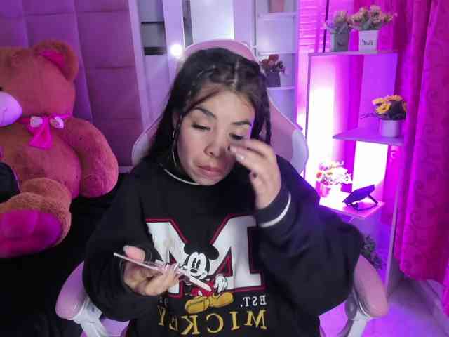 LianyTaylor webcam