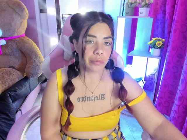 LianyTaylor webcam