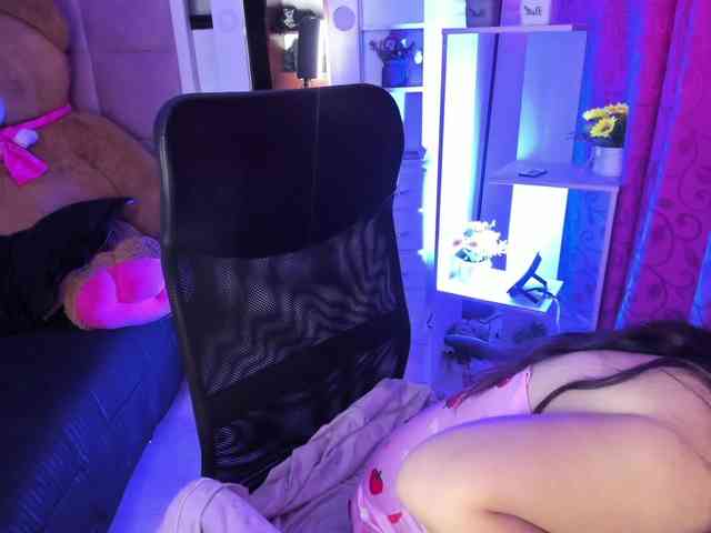 LianyTaylor webcam