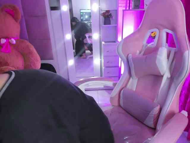 LianyTaylor webcam