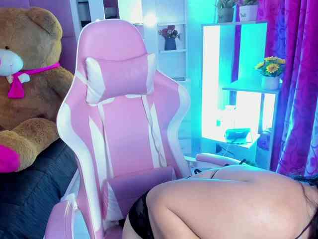 LianyTaylor webcam
