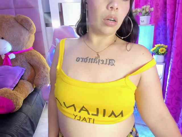 LianyTaylor webcam