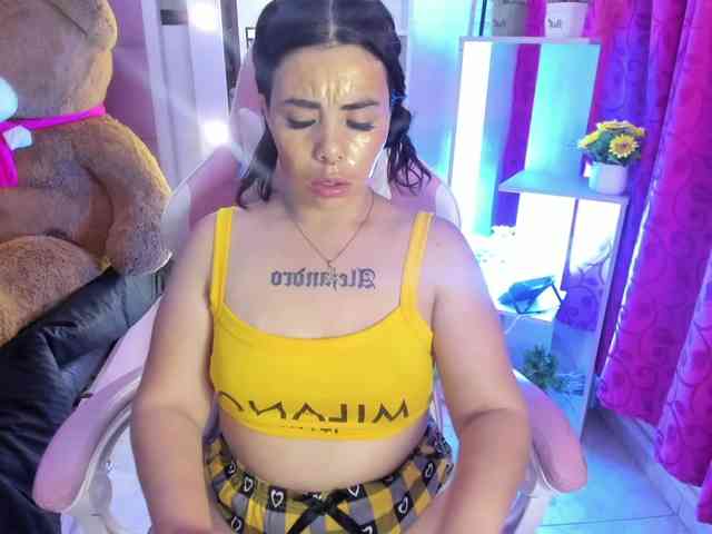 LianyTaylor webcam