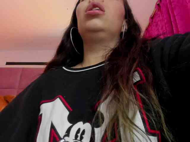 LianyTaylor webcam