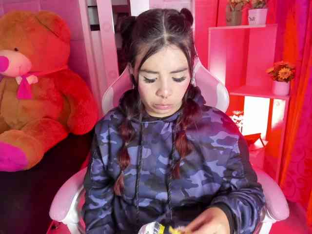 LianyTaylor webcam