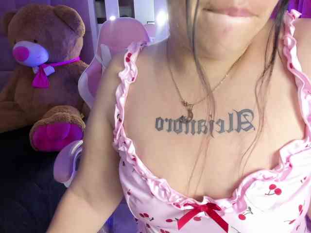 LianyTaylor webcam