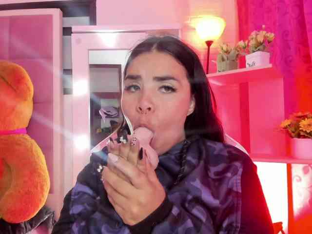 LianyTaylor webcam