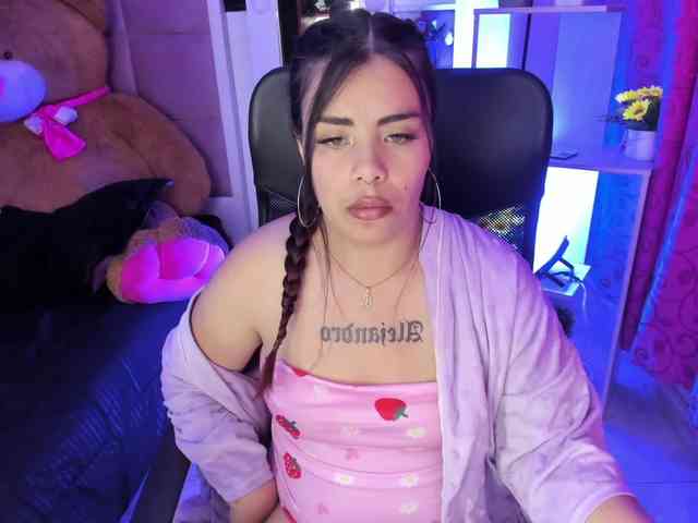 LianyTaylor webcam
