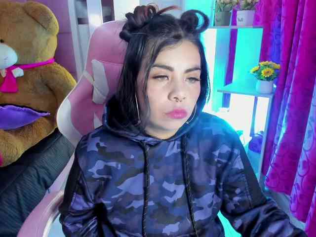 LianyTaylor webcam