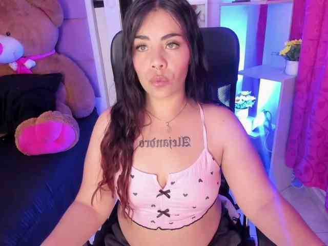 LianyTaylor webcam