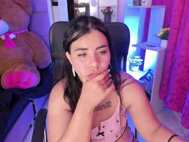 LianyTaylor webcam