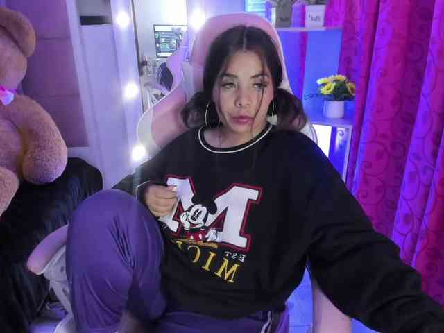 LianyTaylor webcam