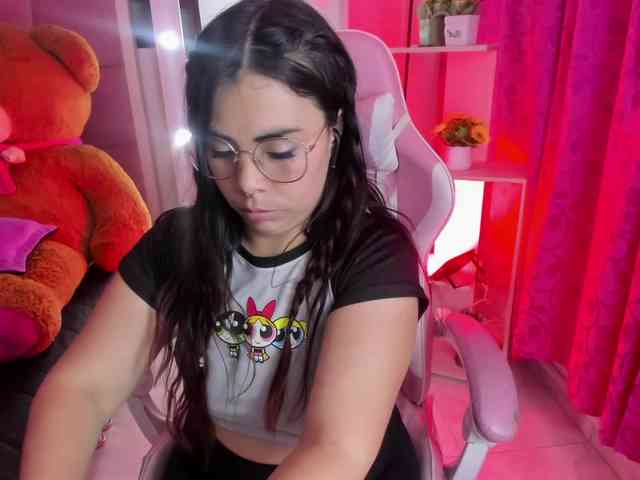 LianyTaylor webcam