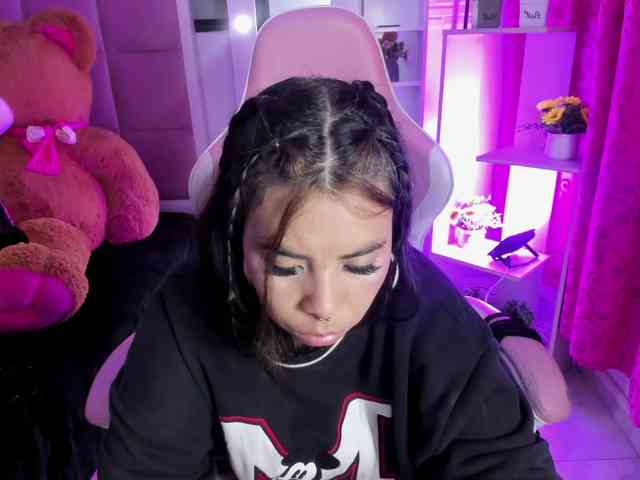 LianyTaylor webcam