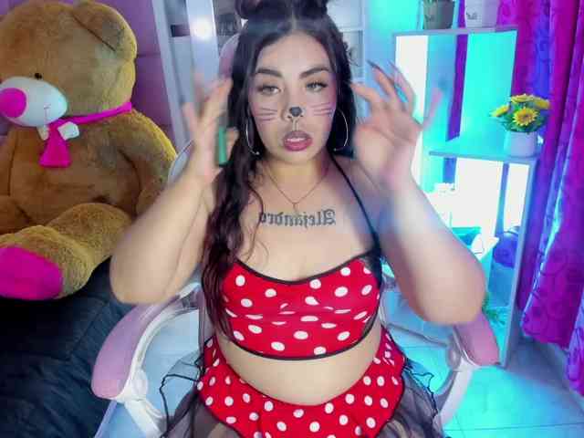 LianyTaylor webcam