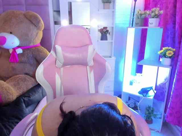 LianyTaylor webcam