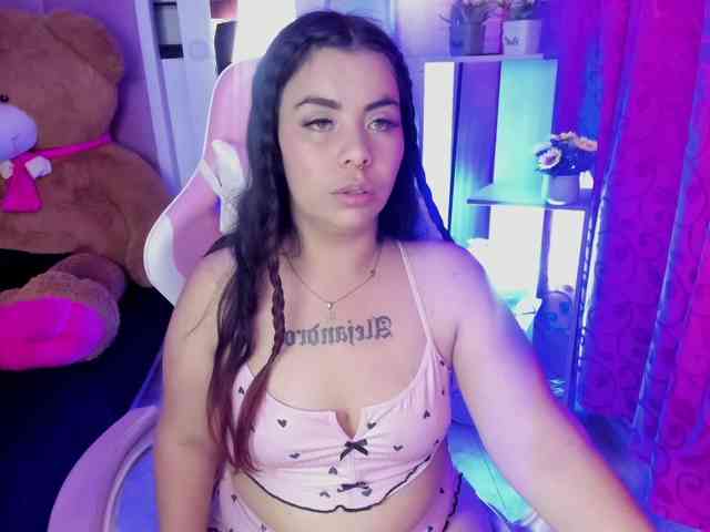 LianyTaylor webcam