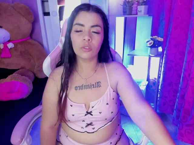 LianyTaylor webcam