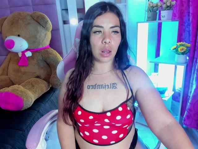 LianyTaylor webcam