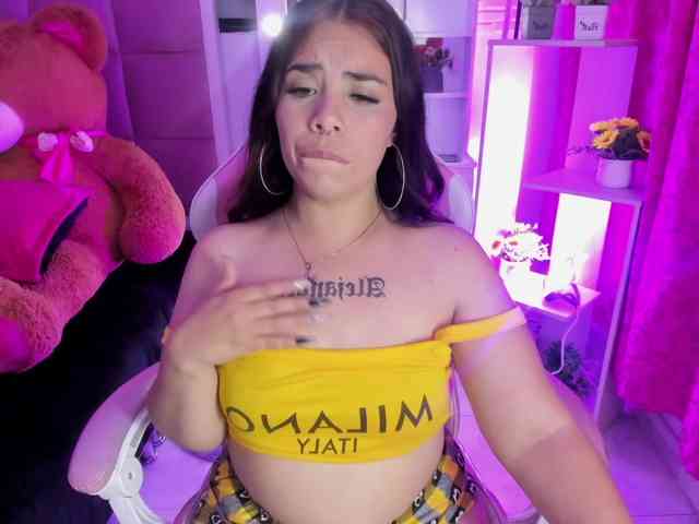 LianyTaylor webcam