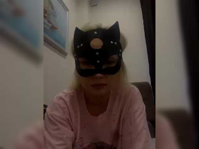 le modèle Queen-love est en webcam porno dans un show sur le site bongacams, il possède les tags suivants: White/Caucasian,Blonde,Shaved