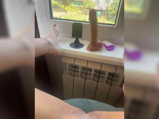 Queen-love Sex Cam Show