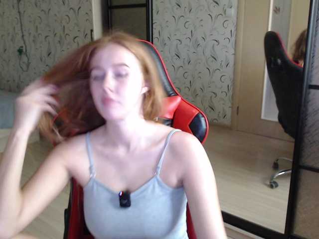 Lisichka4 live cam on BongaCams