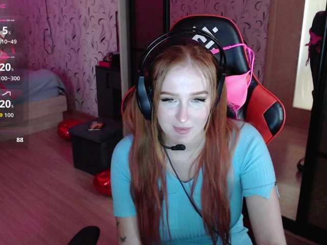 Lisichka4's BongaCams show and profile