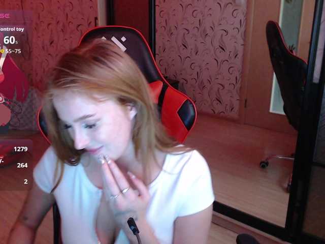 Lisichka4 live cam on BongaCams