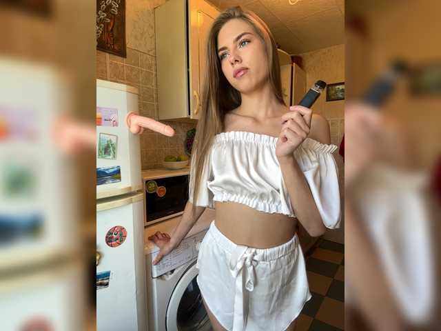 Kiki-77 live cam on BongaCams