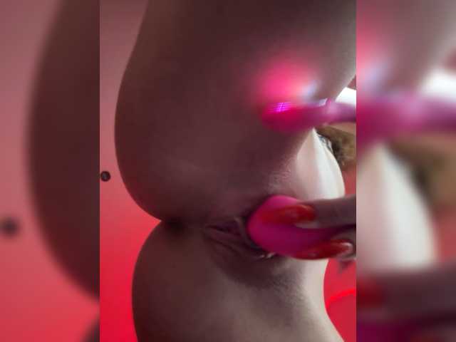 Kiki-77 live cam on BongaCams