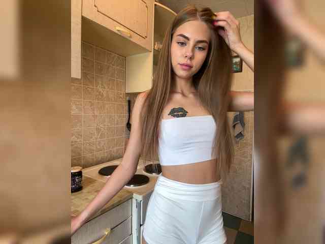Kiki-77 webcam
