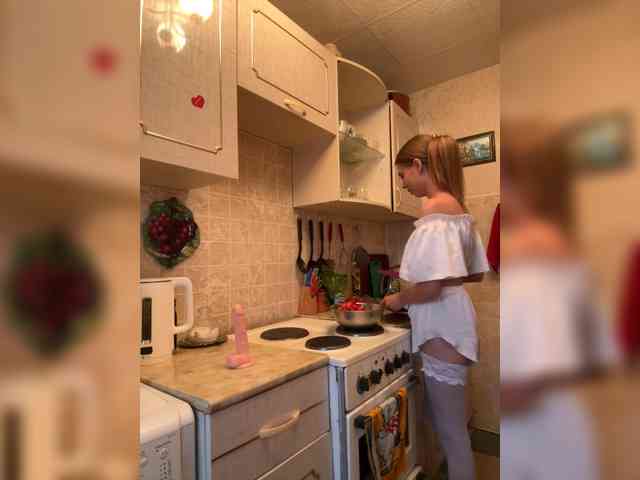 Kiki-77 webcam