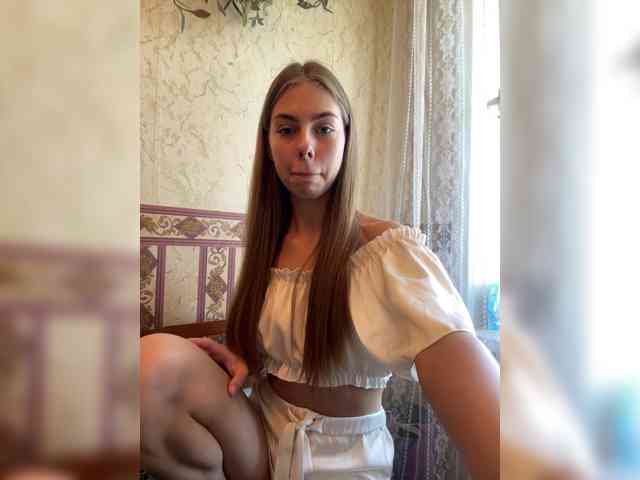 Kiki-77 webcam