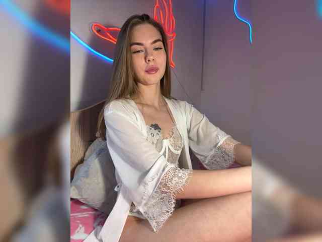 Kiki-77 webcam