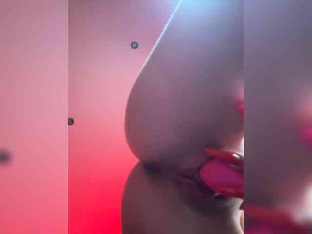 Kiki-77 webcam