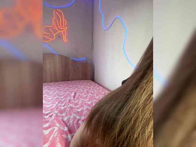 Kiki-77 webcam