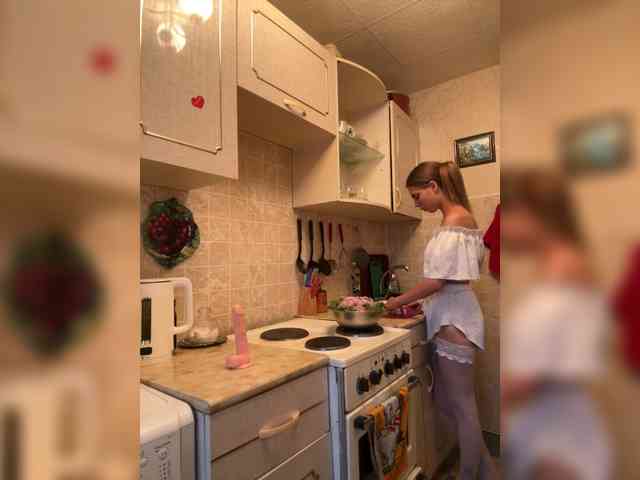 Kiki-77 webcam